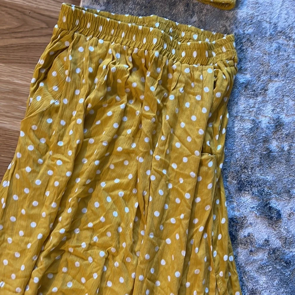 two piece set - Picture 4 of 5